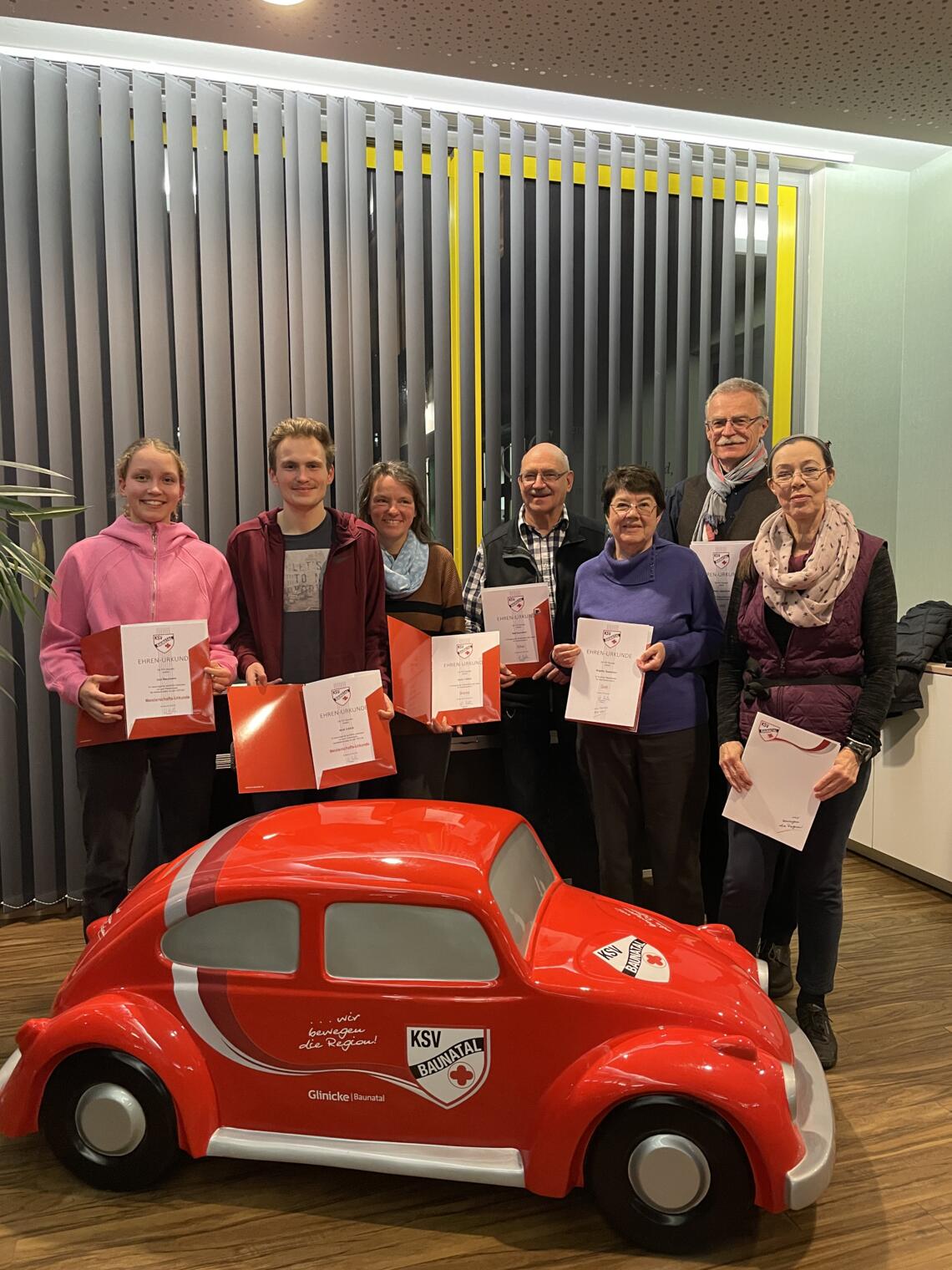 vlnr. Lisa Naumann, Nick Frölich, Doris Frölich, Rolf Kornherr, Brigitte Stowasser, Peter Machner und Regina Machner vlnr. Lisa Naumann, Nick Frölich, Doris Frölich, Rolf Kornherr, Brigitte Stowasser, Peter Machner und Regina Machner