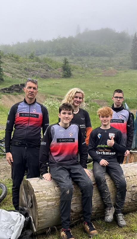 Thomas mit Till Hensmanns, Julia Hensmanns, Mattis Riechmann , Ryan Landgrebe, nicht auf dem Bild Till Ohlendorf